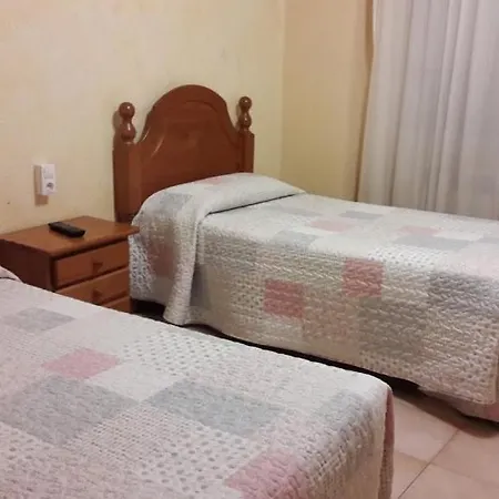 佩西奥阿维佩普酒店 3*
