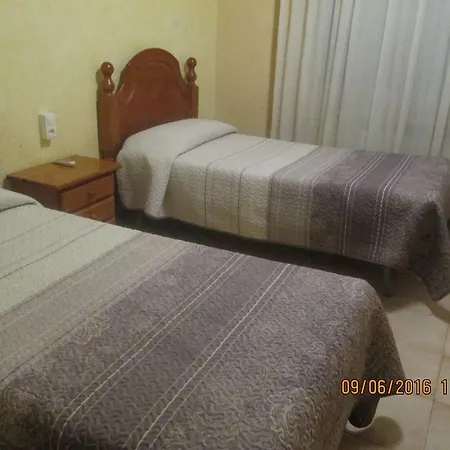 招待所 佩西奥阿维佩普酒店 3*
